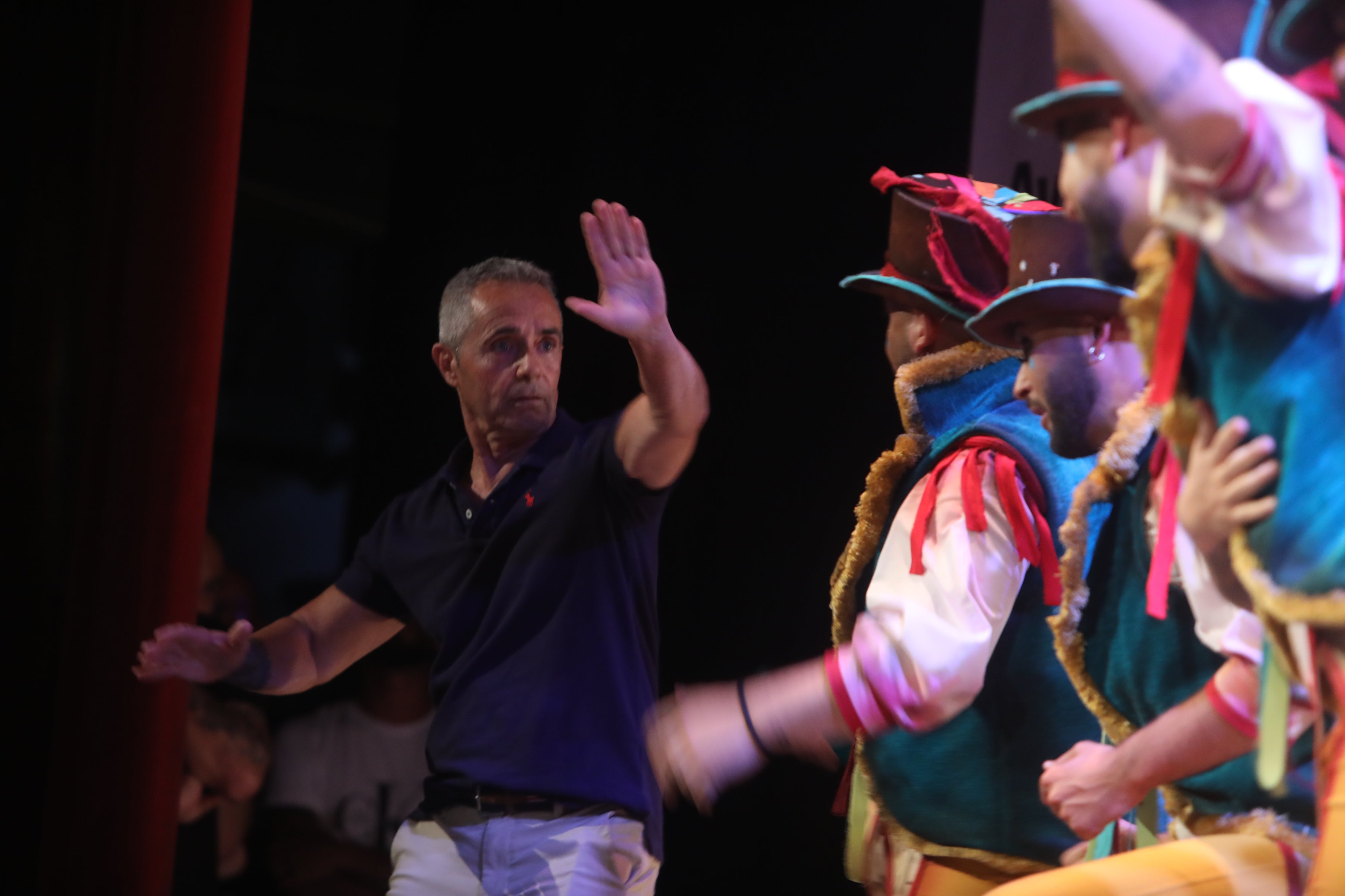 Fotos: Comparsa &#039;Cantando bajo la lluvia&#039; en el COAC 2022. Carnaval de Cádiz