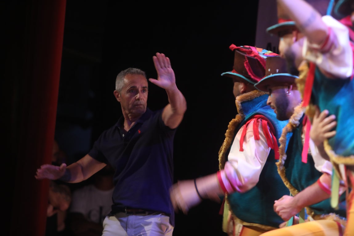 Fotos: Comparsa &#039;Cantando bajo la lluvia&#039; en el COAC 2022. Carnaval de Cádiz