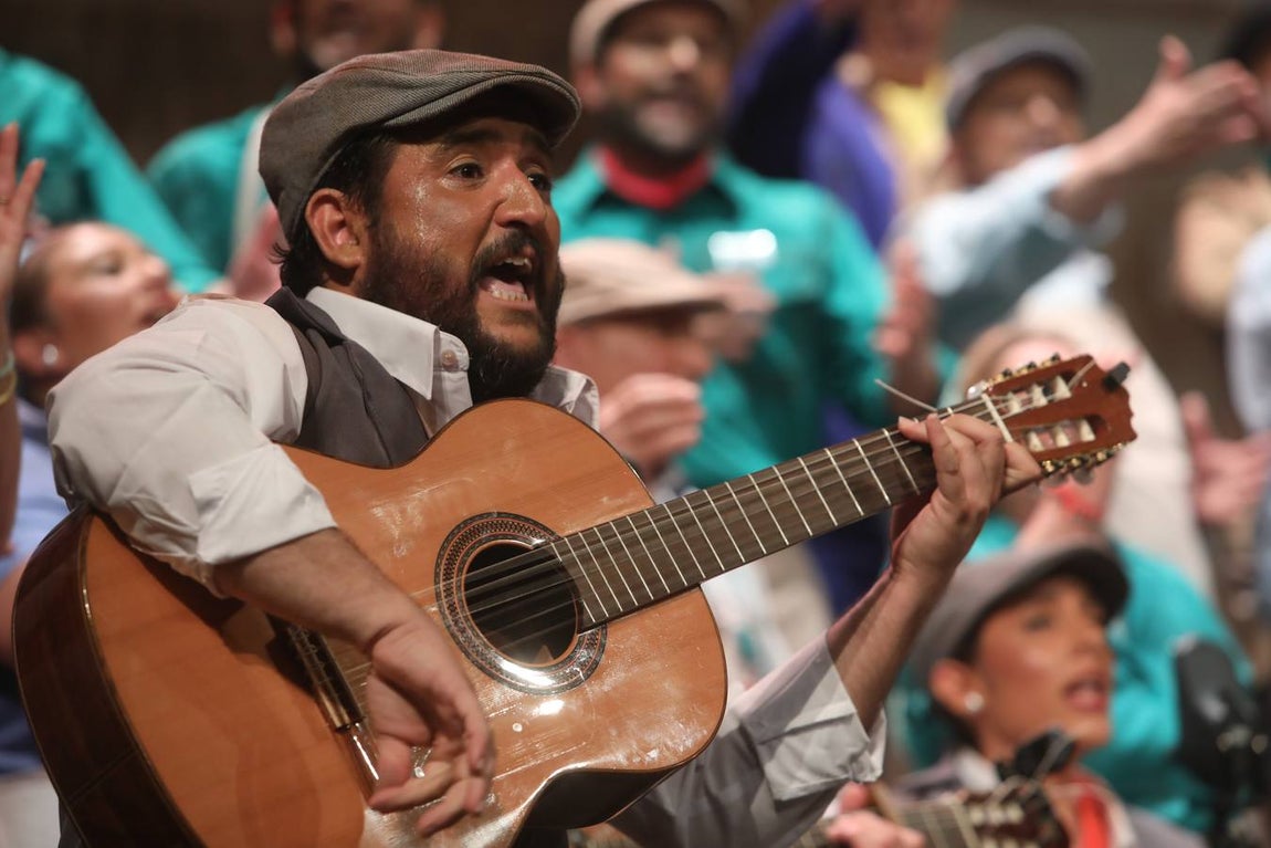 Fotos: Coro &#039;La fábrica de conservas&#039; en el COAC 2022. Carnaval de Cádiz