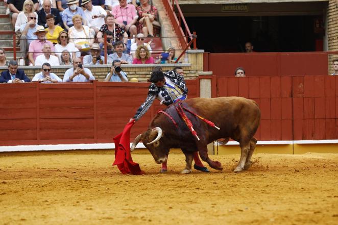 La primera corrida de toros de la Feria de Córdoba, en imágenes