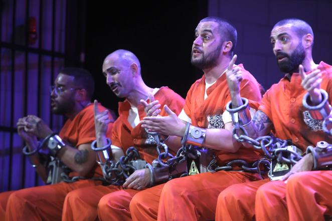 Fotos: Chirigota Gente con chispa en el COAC 2022. Carnaval de Cádiz