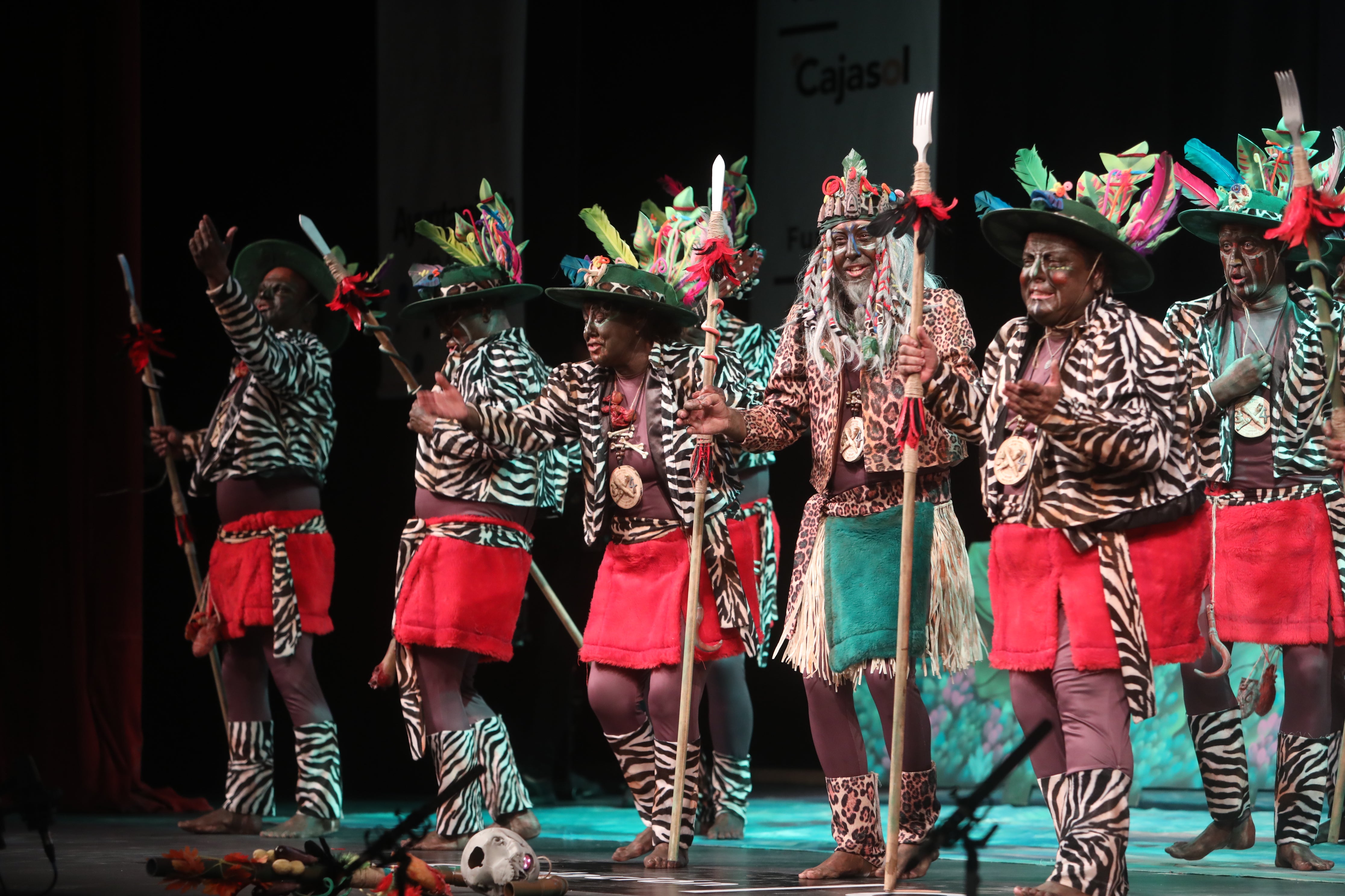 Fotos: Chirigota &#039;Entre sábanas, selvas y ríos... este año vamos al Rocío&#039; en el COAC 2022. Carnaval de Cádiz