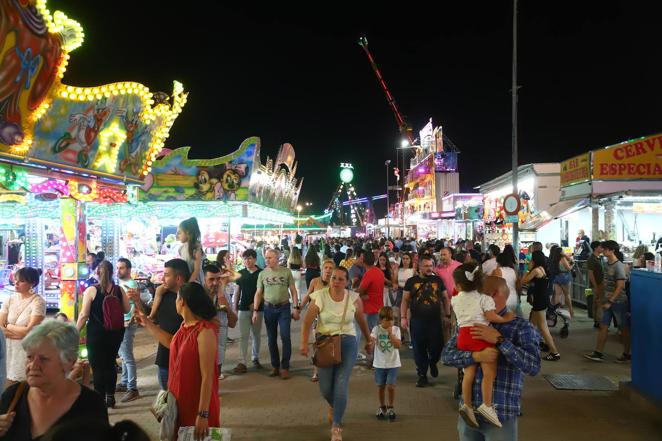 El encendido del alumbrado de la Feria de Córdoba 2022, en imágenes