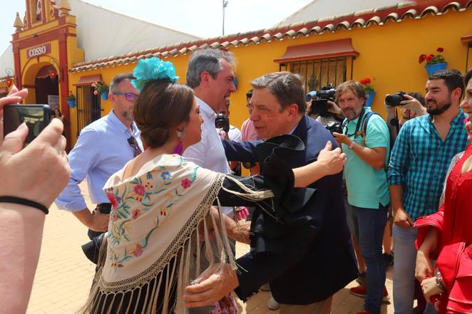 En imágenes, el ambiente de las casetas el primer sábado de la Feria de Córdoba