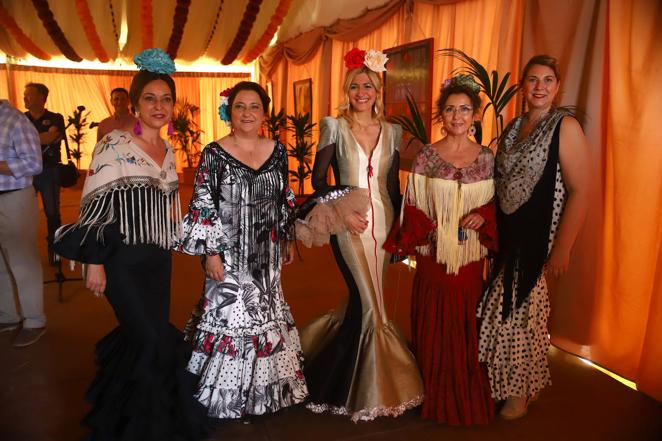 En imágenes, el ambiente de las casetas el primer sábado de la Feria de Córdoba