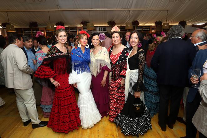 En imágenes, el ambiente de las casetas el primer sábado de la Feria de Córdoba