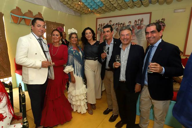 En imágenes, el ambiente de las casetas el primer sábado de la Feria de Córdoba