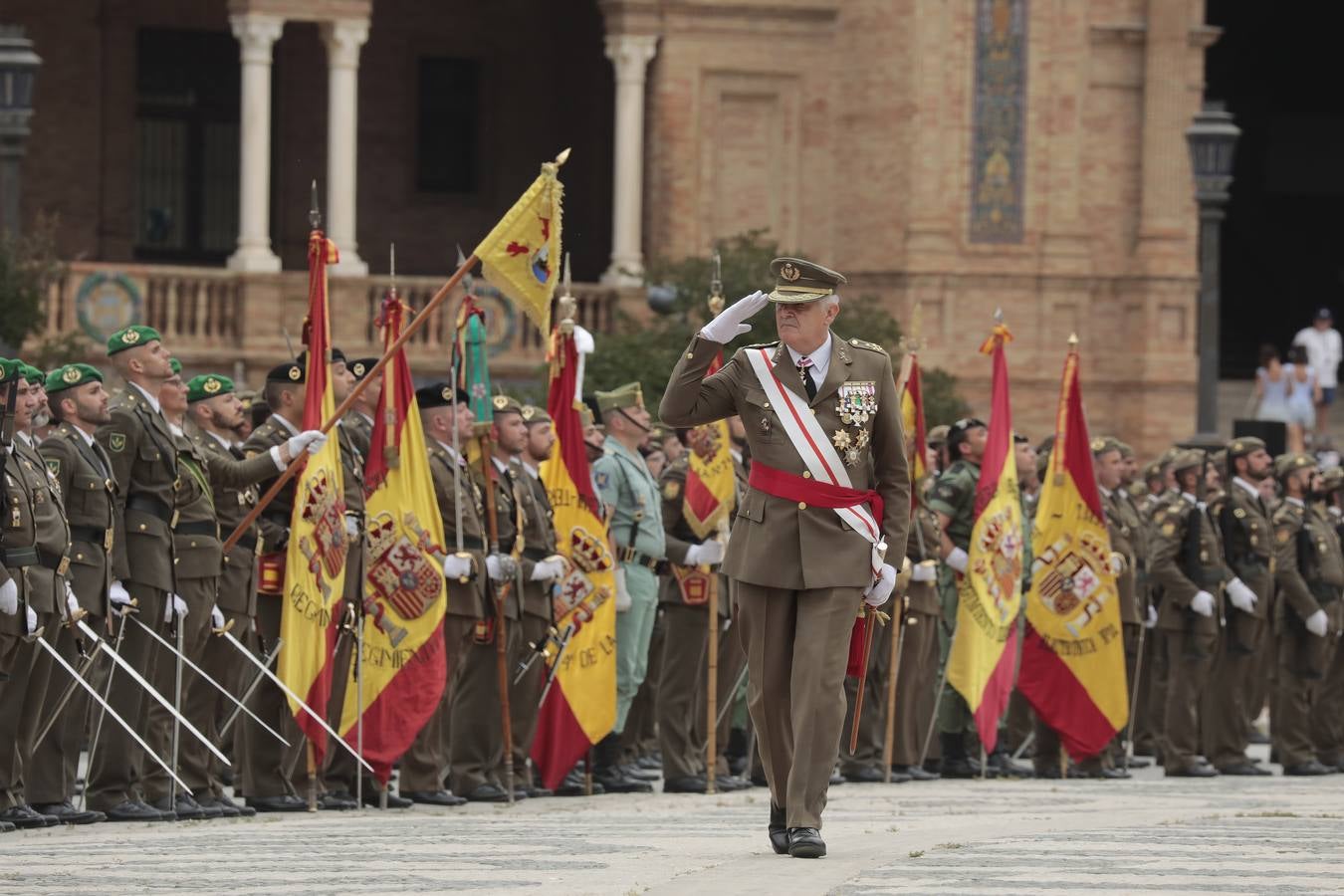 En imágenes, jura de bandera en la Plaza España