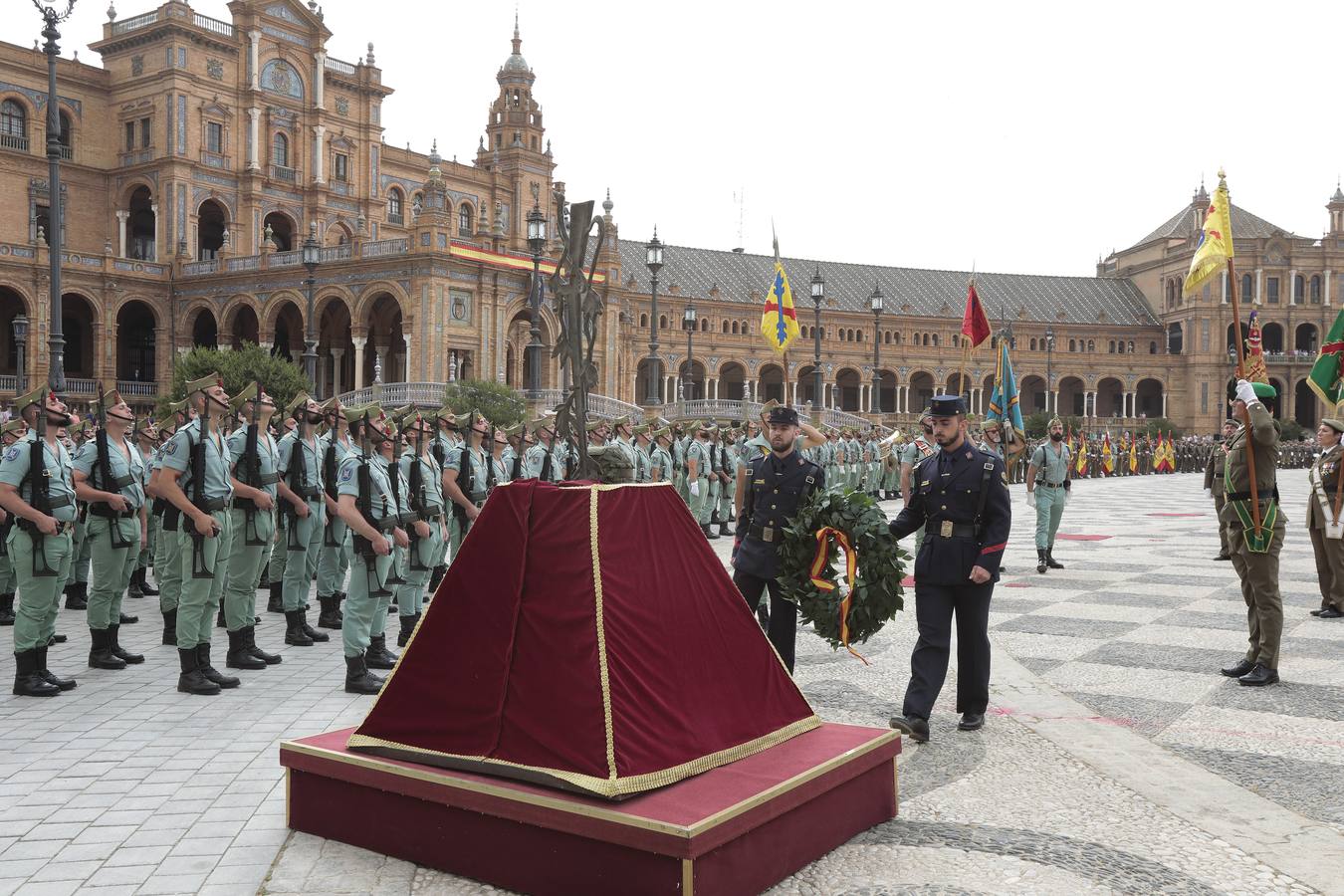 En imágenes, jura de bandera en la Plaza España