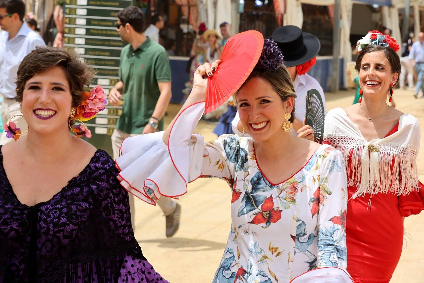 El ambiente en El Arenal del sábado de Feria de Córdoba, en imágenes