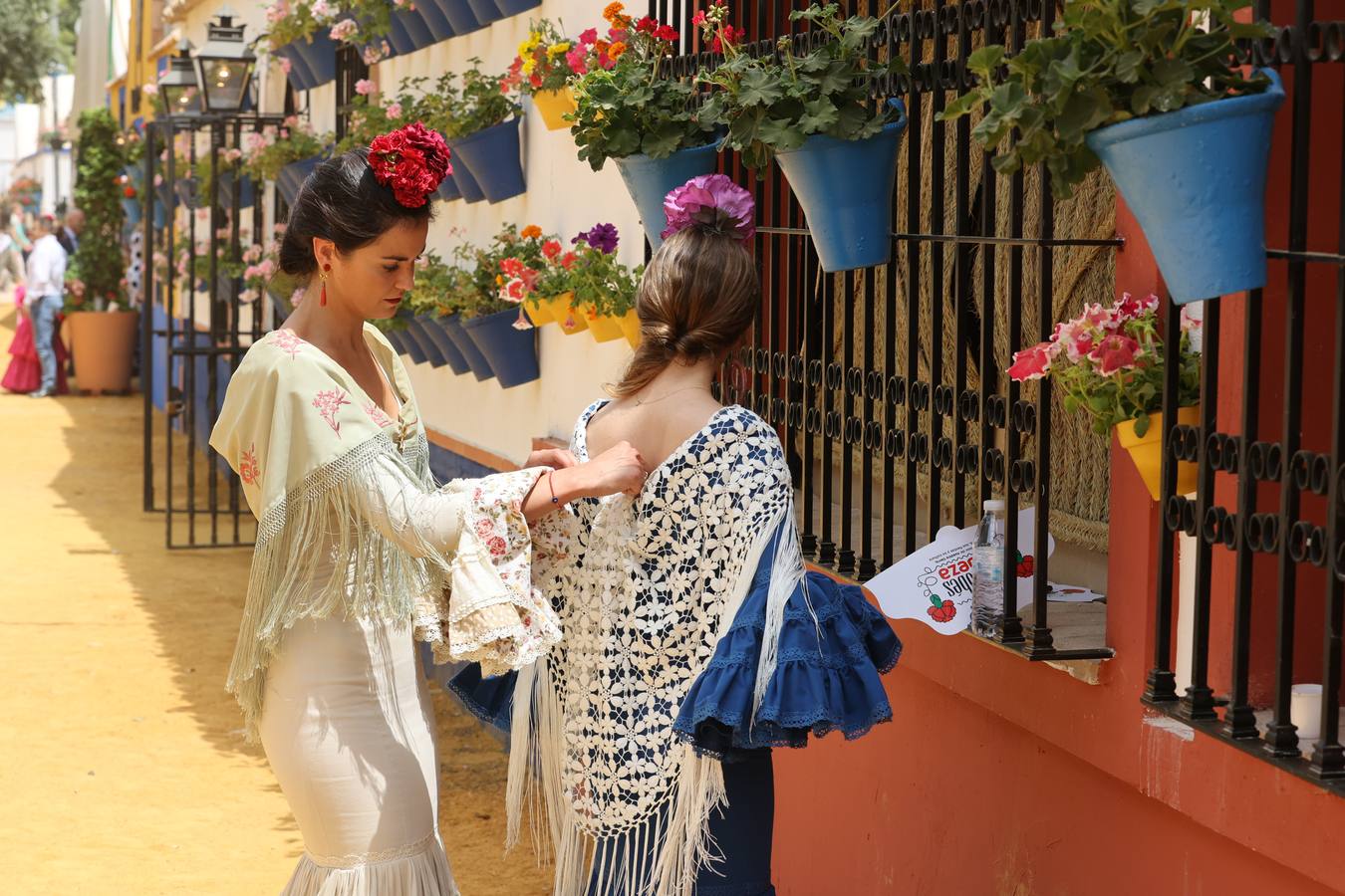 El ambiente en El Arenal del sábado de Feria de Córdoba, en imágenes