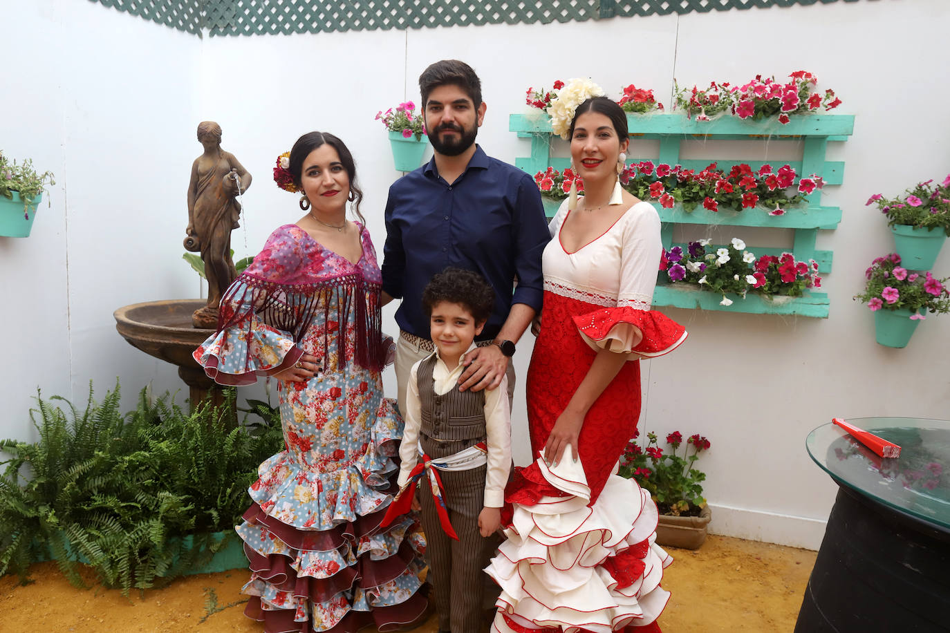 El espectacular ambiente en las casetas este domingo en la Feria de Córdoba, en imágenes