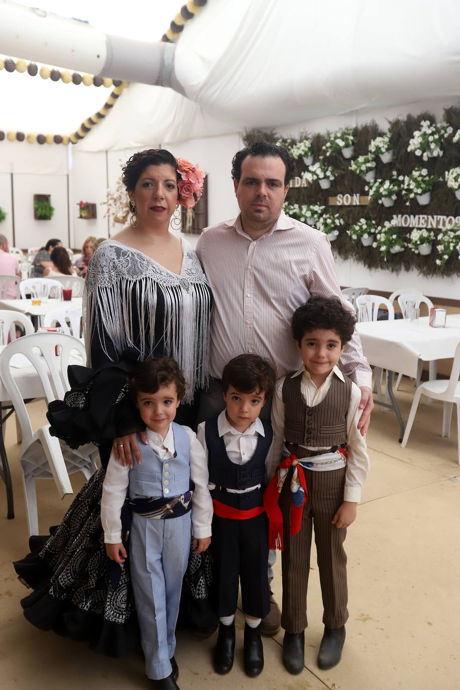 El espectacular ambiente en las casetas este domingo en la Feria de Córdoba, en imágenes