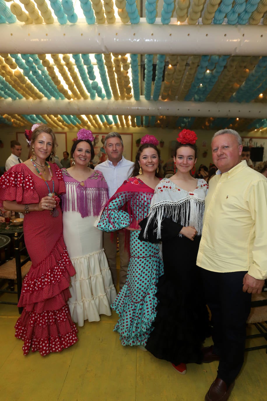 El espectacular ambiente en las casetas este domingo en la Feria de Córdoba, en imágenes