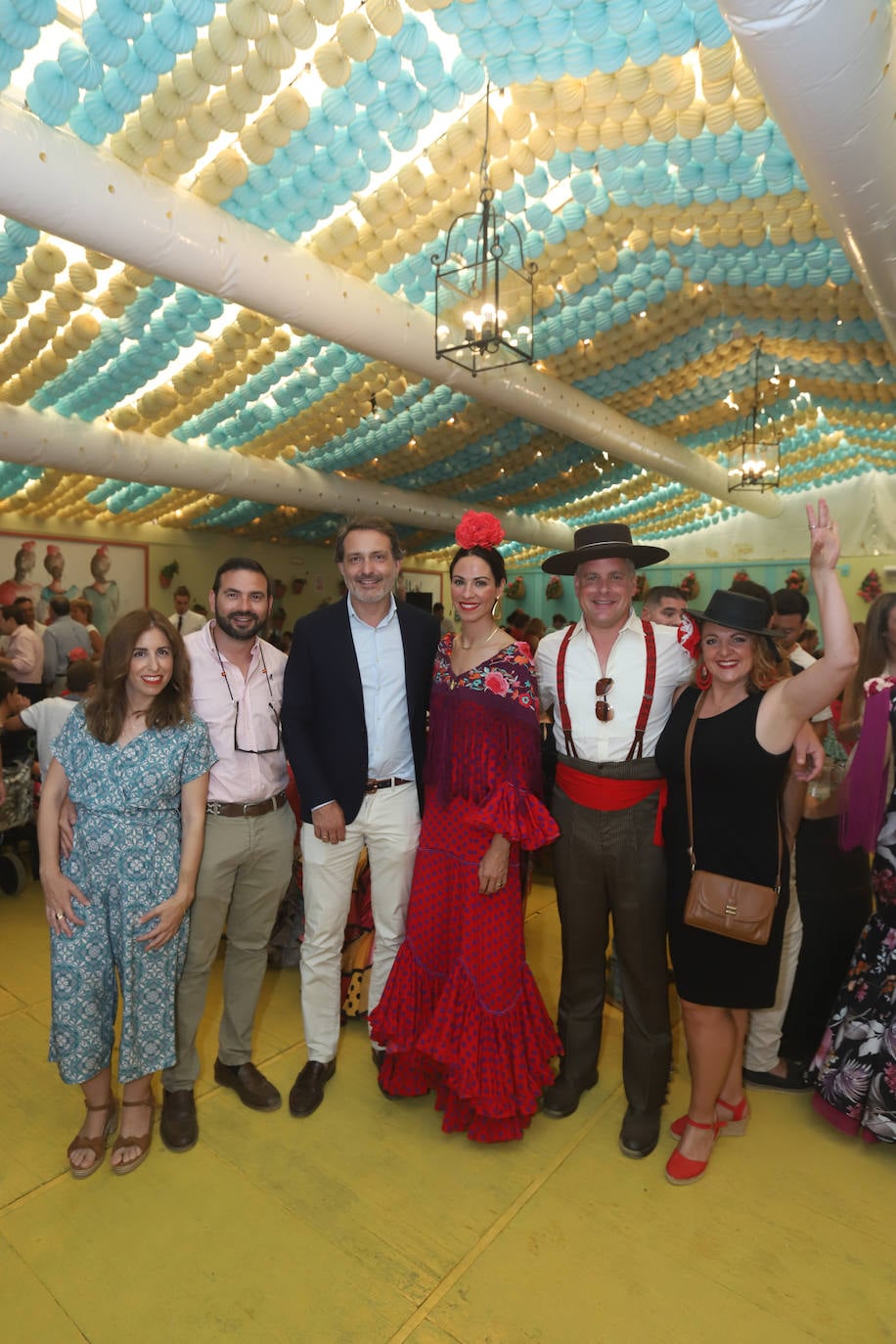 El espectacular ambiente en las casetas este domingo en la Feria de Córdoba, en imágenes