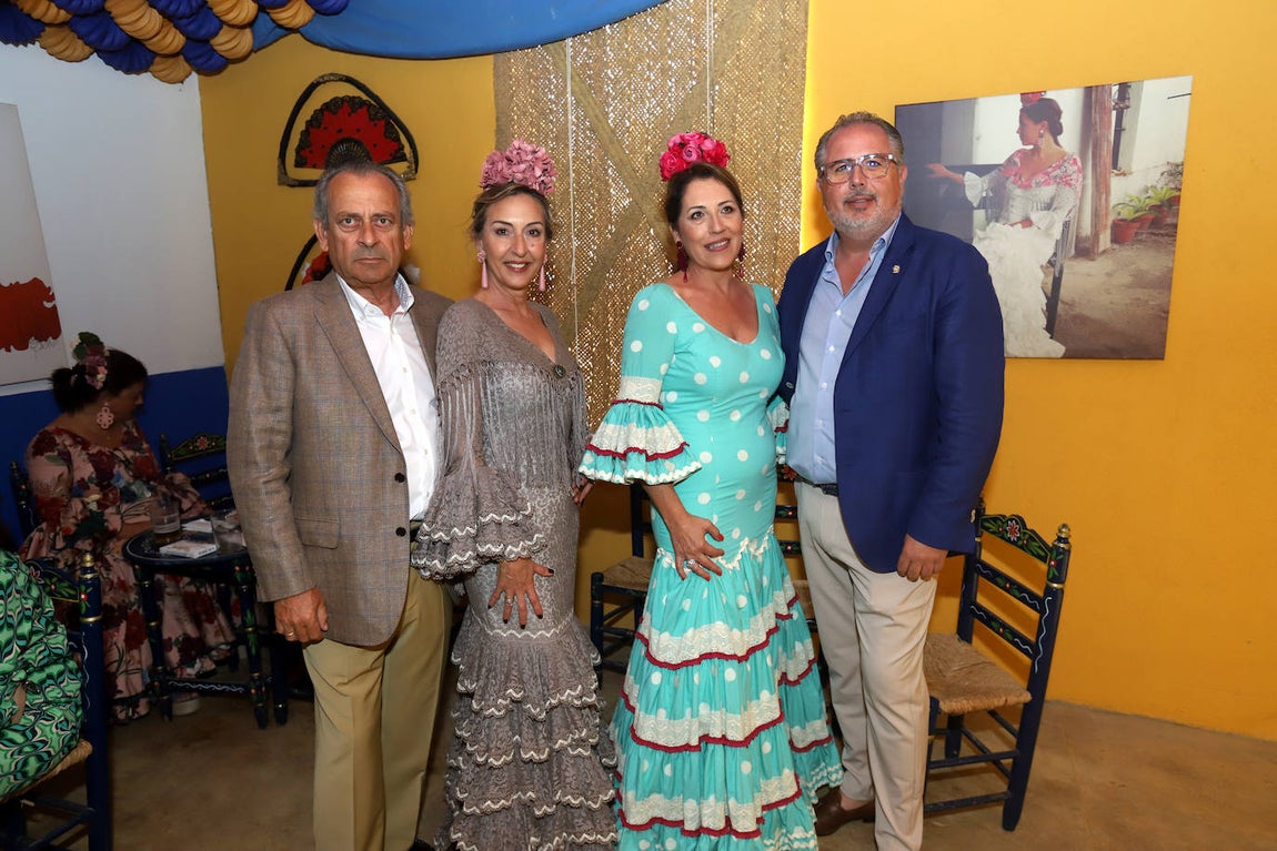 El espectacular ambiente en las casetas este domingo en la Feria de Córdoba, en imágenes