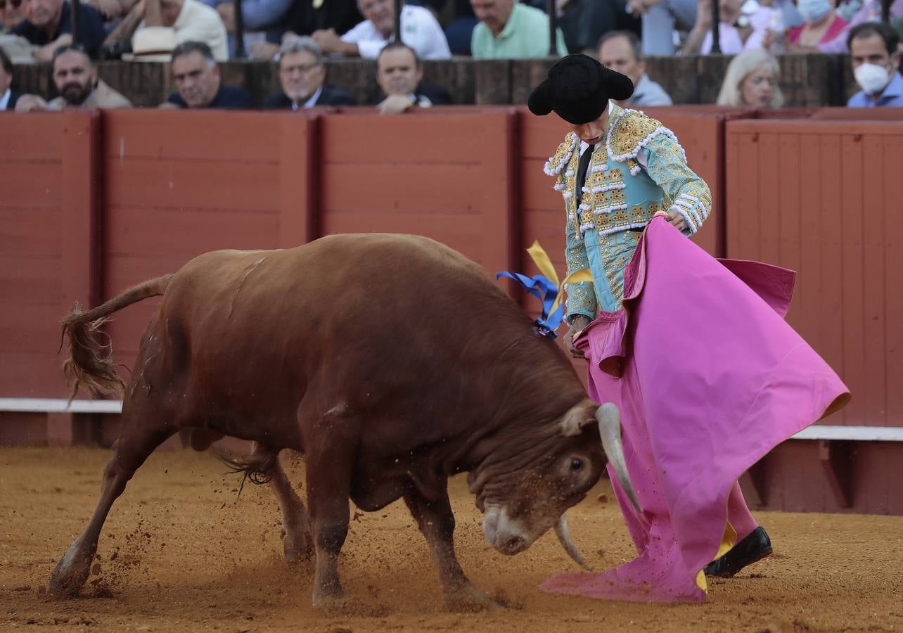 En imágenes, Isaac Fonseca impacta en su debut en Sevilla