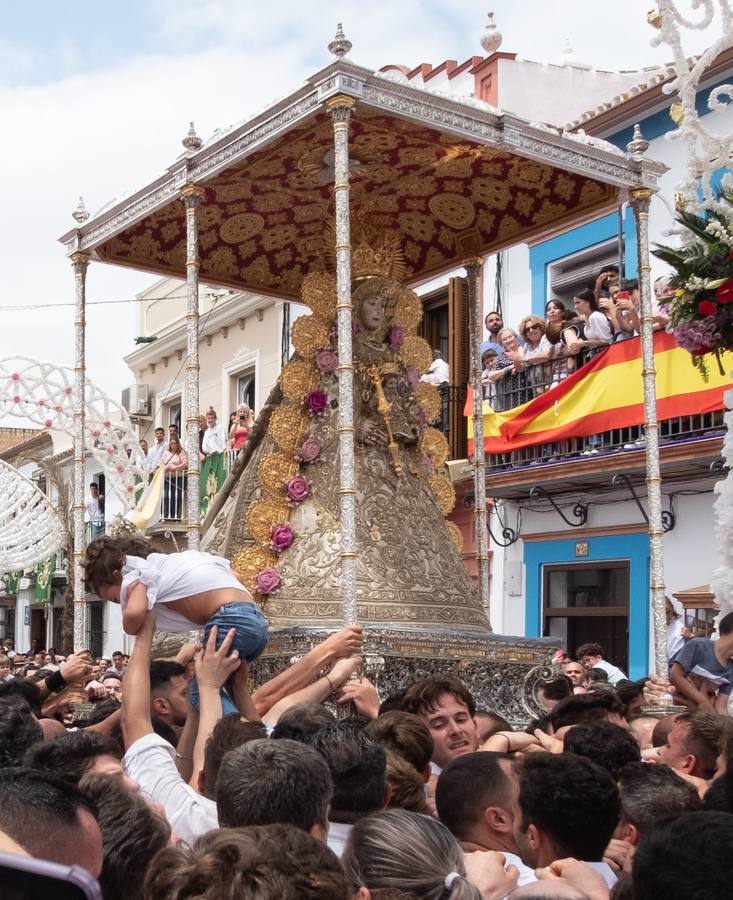 La Reina de Almonte vuelve a la calle, en imágenes