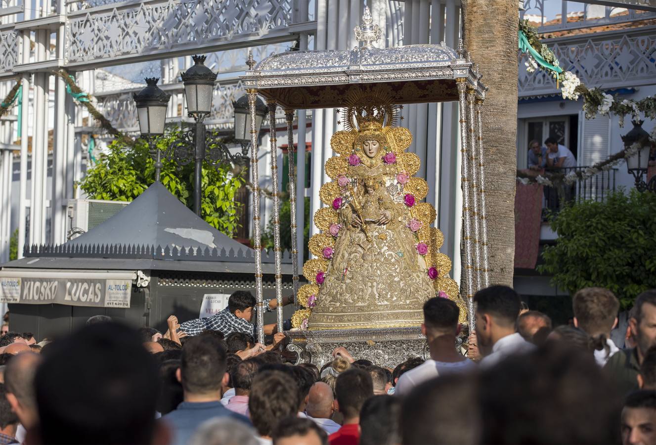 La Reina de Almonte vuelve a la calle, en imágenes