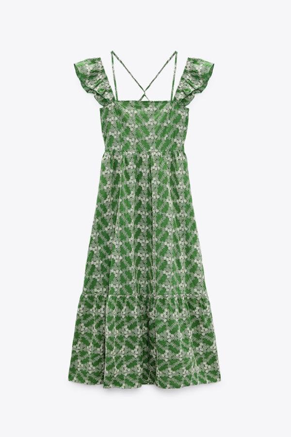 Zara - Vestidos veraniegos fresquitos para todas. Vestido midi con cuerpo ajustado con volantes en las mangas y cuello rectangular. Precio: 49,95€.