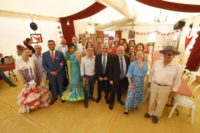 Feria de Córdoba 2022 | El elegante ambiente en las casetas del lunes, en imágenes