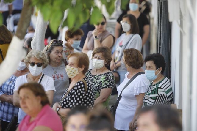 La conmoción en Montemayor por el asesinato de una joven, en imágenes