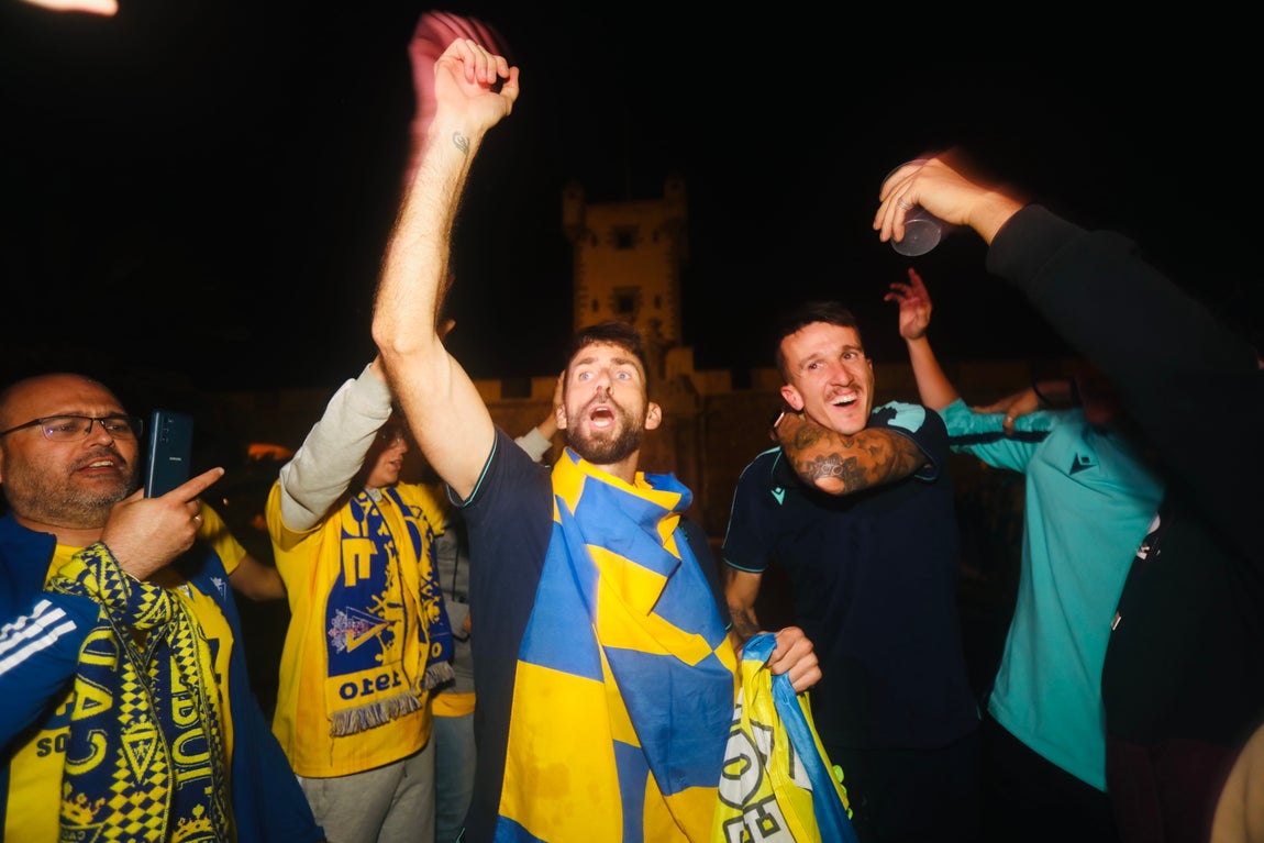 La celebración del Cádiz CF con su afición en imágenes