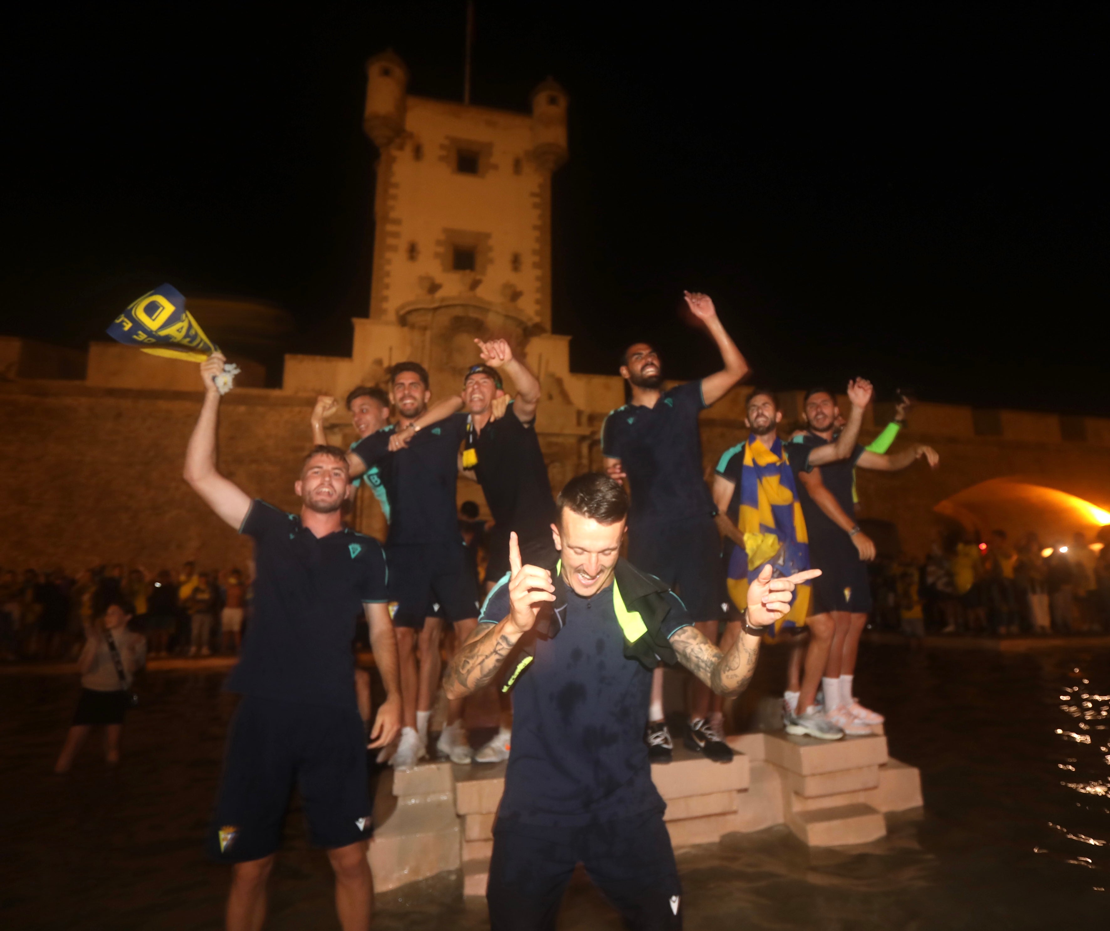 La celebración del Cádiz CF con su afición en imágenes