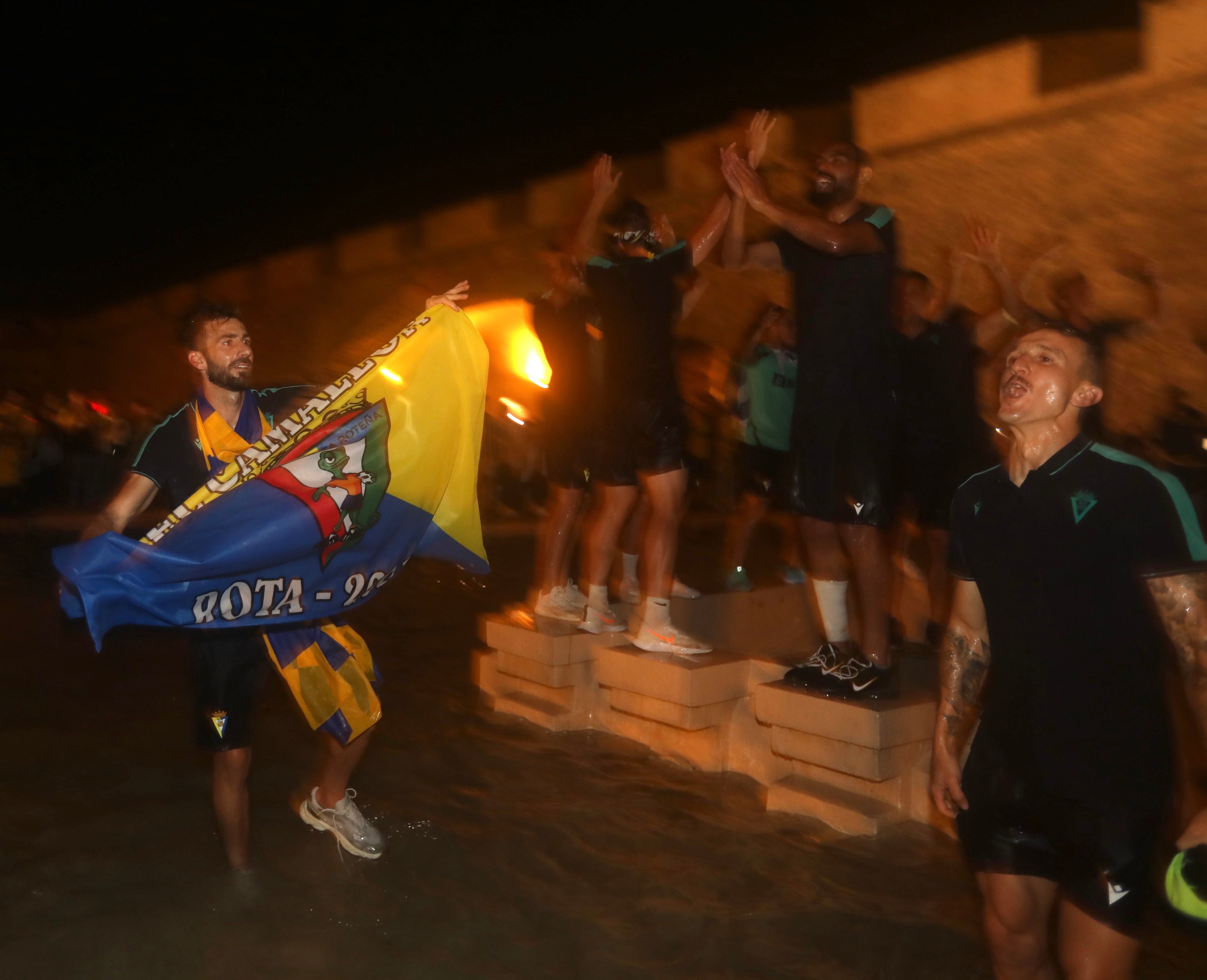 La celebración del Cádiz CF con su afición en imágenes