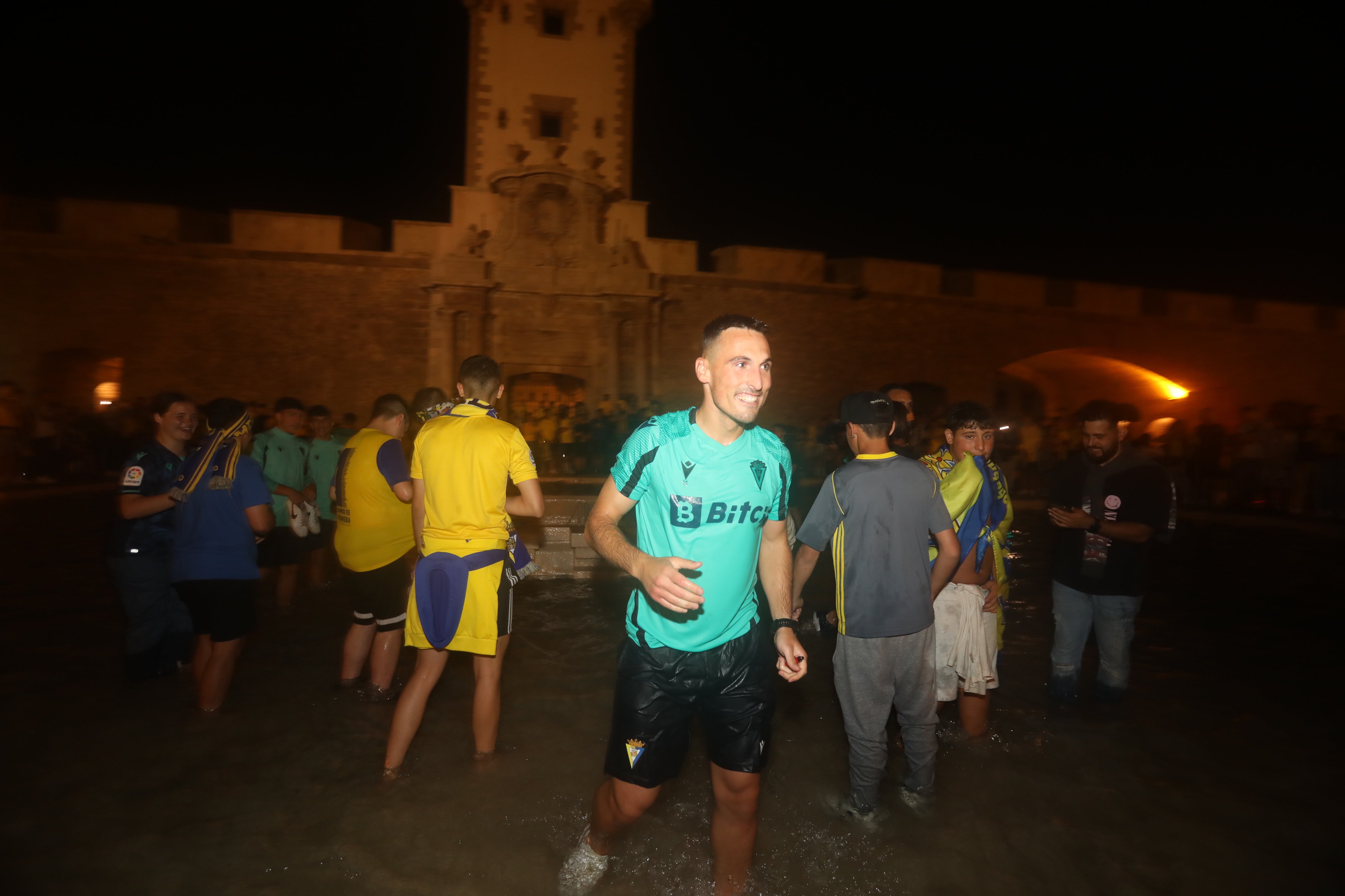 La celebración del Cádiz CF con su afición en imágenes