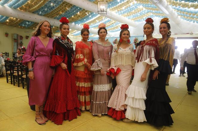 Feria de Córdoba 2022 | El pujante ambiente de las casetas el martes, en imágenes