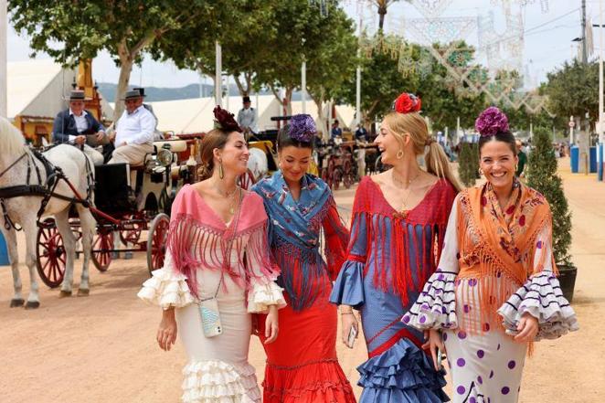 La radiante jornada del martes de Feria en Córdoba, en imágenes