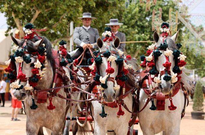 La radiante jornada del martes de Feria en Córdoba, en imágenes