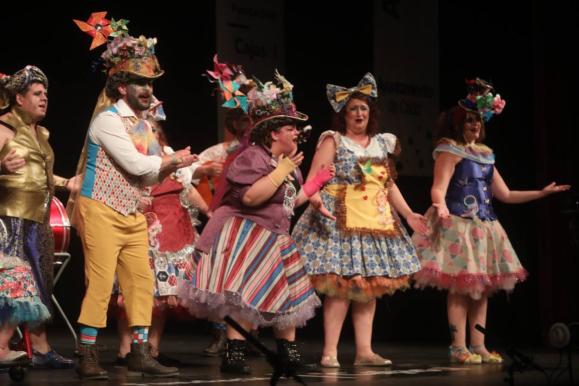 Fotos: Comparsa &#039;Bendita locura&#039; en el COAC 2022. Carnaval de Cádiz