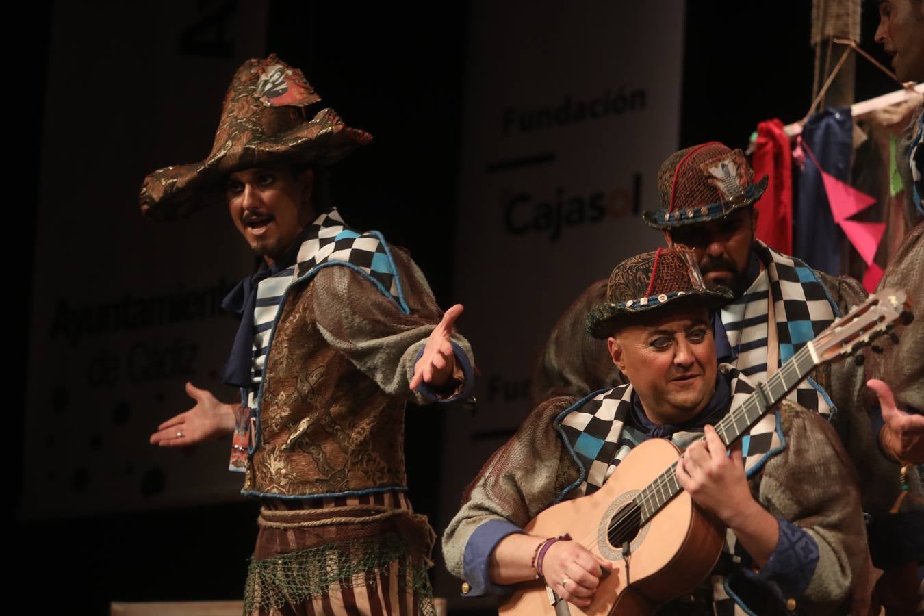 Fotos: Comparsa &#039;Los viajantes&#039; en el COAC 2022. Carnaval de Cádiz