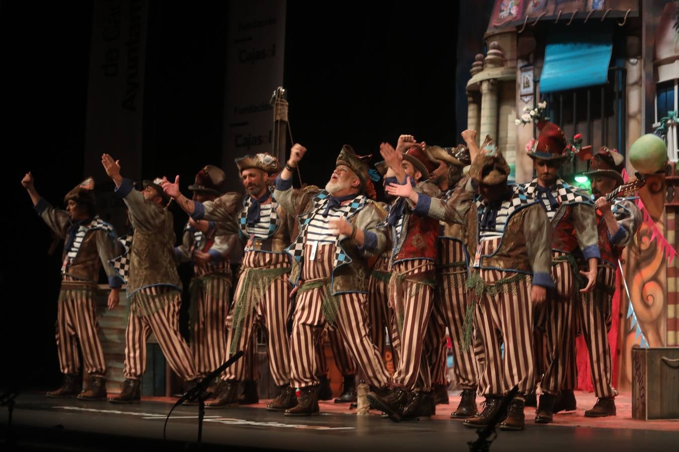 Fotos: Comparsa &#039;Los viajantes&#039; en el COAC 2022. Carnaval de Cádiz