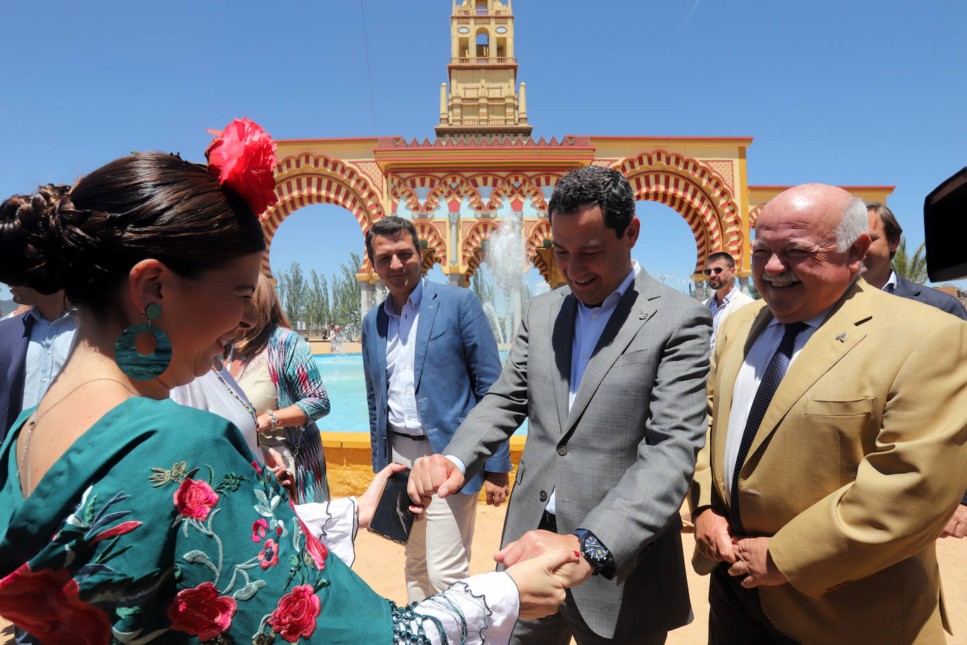 La visita del presidente de la Junta a la Feria, en imágenes