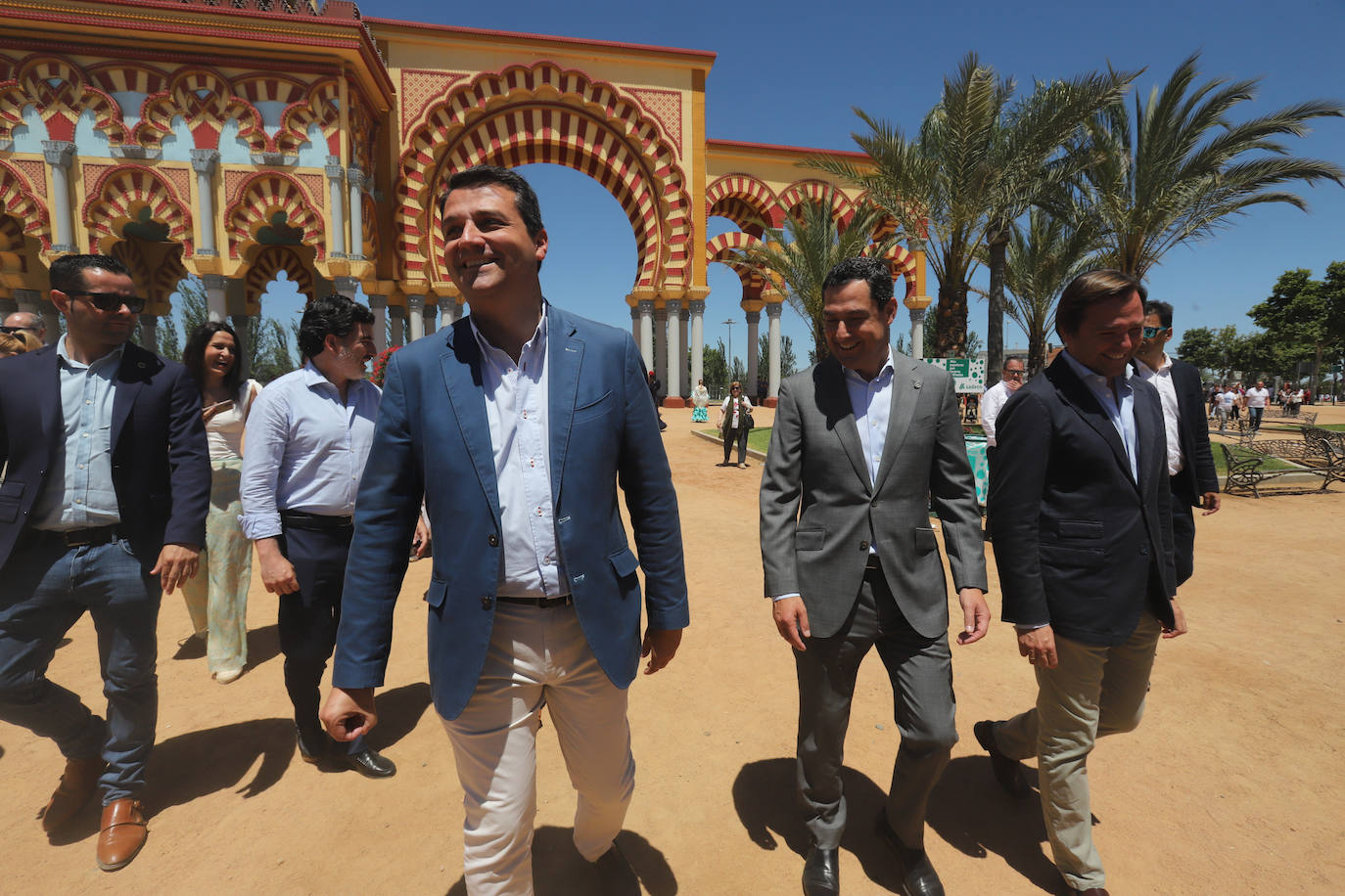 La visita del presidente de la Junta a la Feria, en imágenes