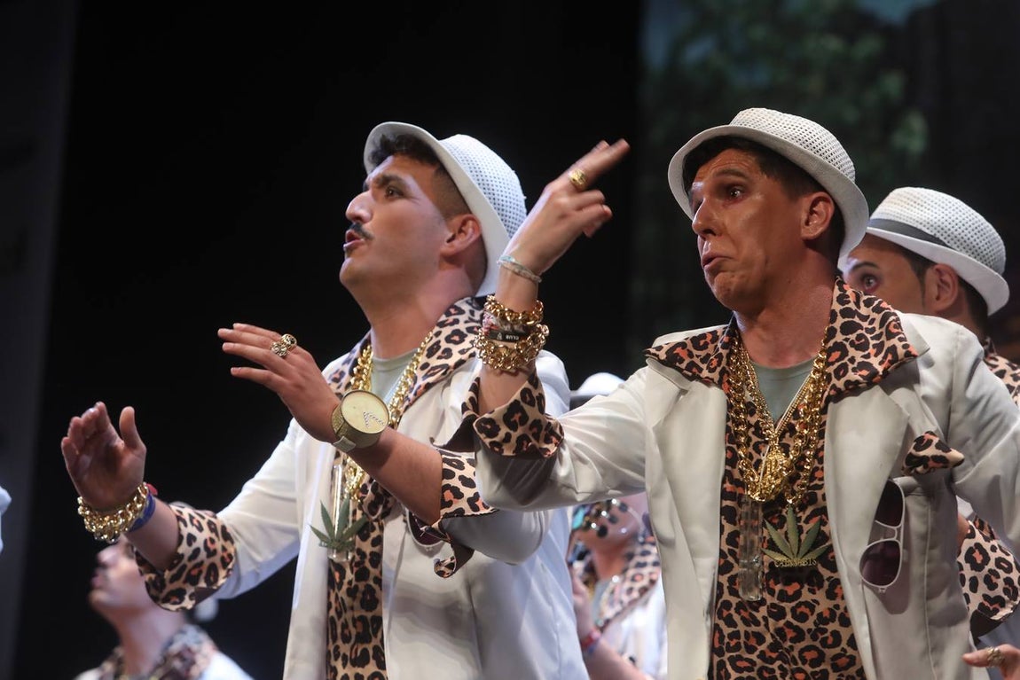 Fotos: Chirigota &#039;Yo no me quito del medio&#039; en el COAC 2022. Carnaval de Cádiz