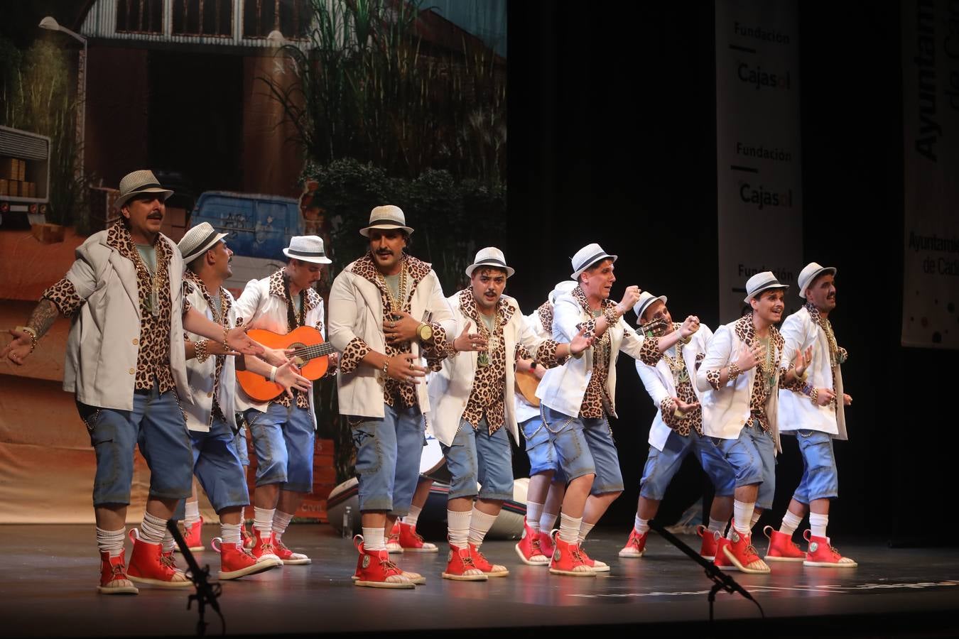 Fotos: Chirigota &#039;Yo no me quito del medio&#039; en el COAC 2022. Carnaval de Cádiz