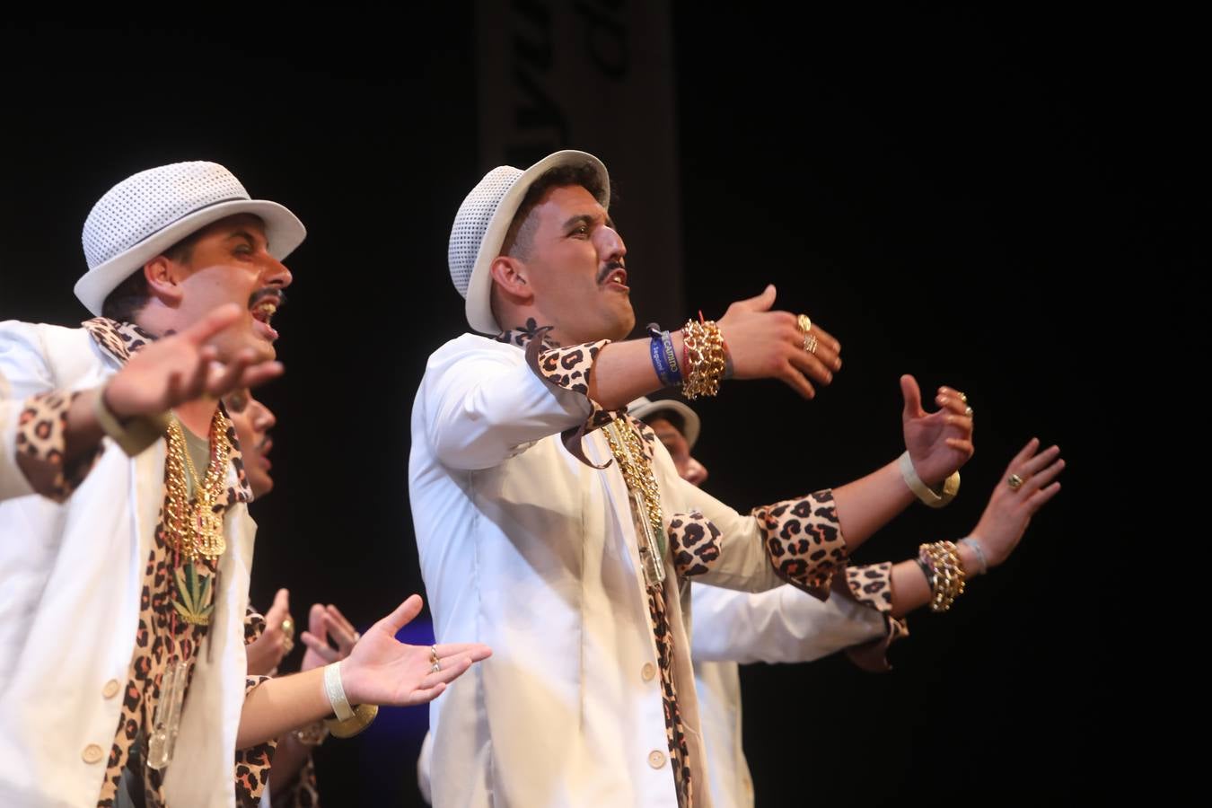 Fotos: Chirigota &#039;Yo no me quito del medio&#039; en el COAC 2022. Carnaval de Cádiz