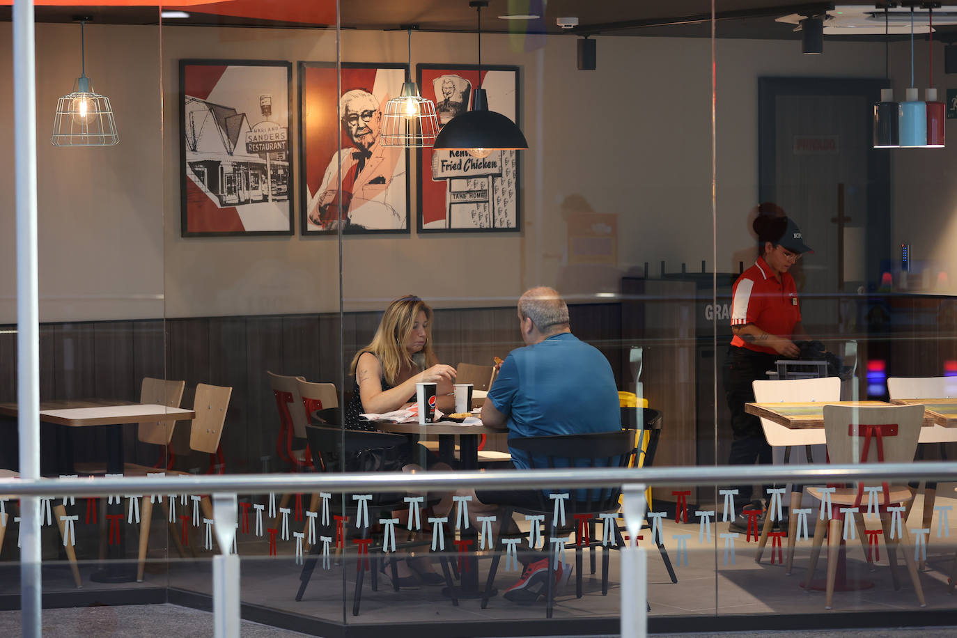 La inauguración del KFC en El Arcángel de Córdoba, en imágenes