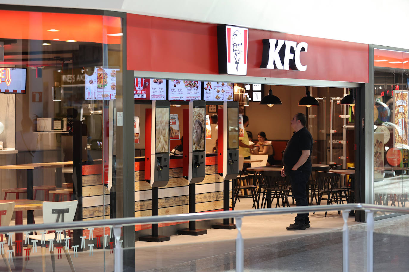 La inauguración del KFC en El Arcángel de Córdoba, en imágenes