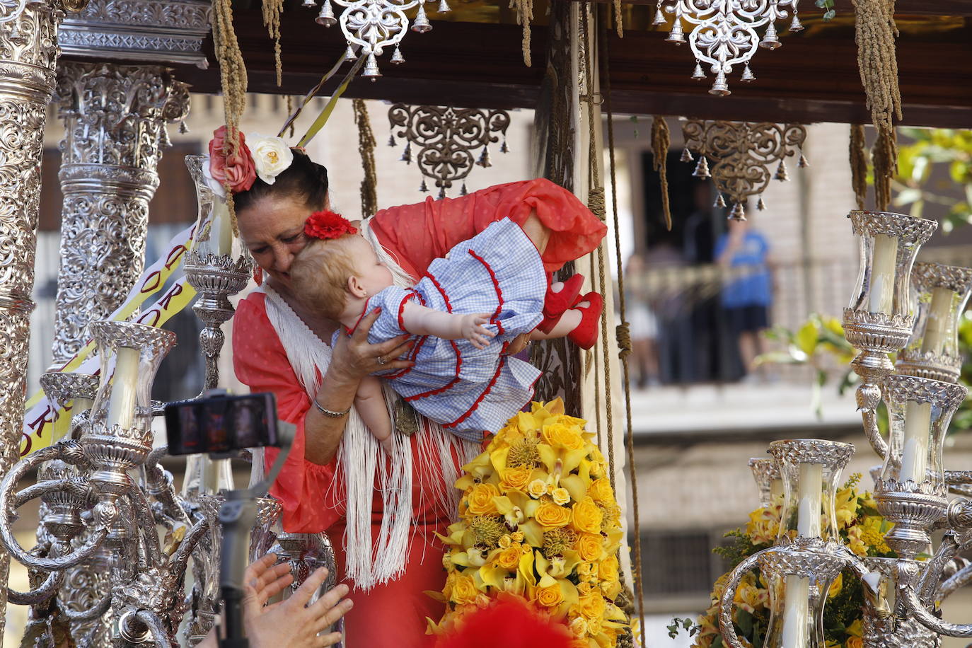 La belleza de la salida de la Hermandad del Rocío de Córdoba, en imágenes