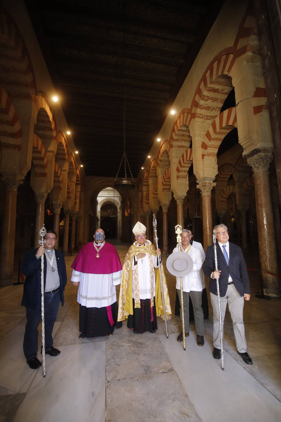 La belleza de la salida de la Hermandad del Rocío de Córdoba, en imágenes