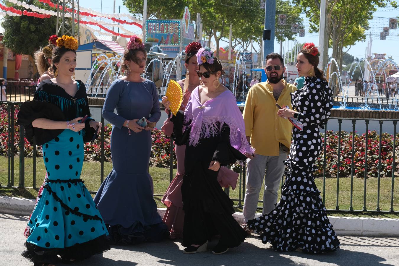 Fotos: Viento y calor en la primera jornada de la Feria de El Puerto en Las Banderas