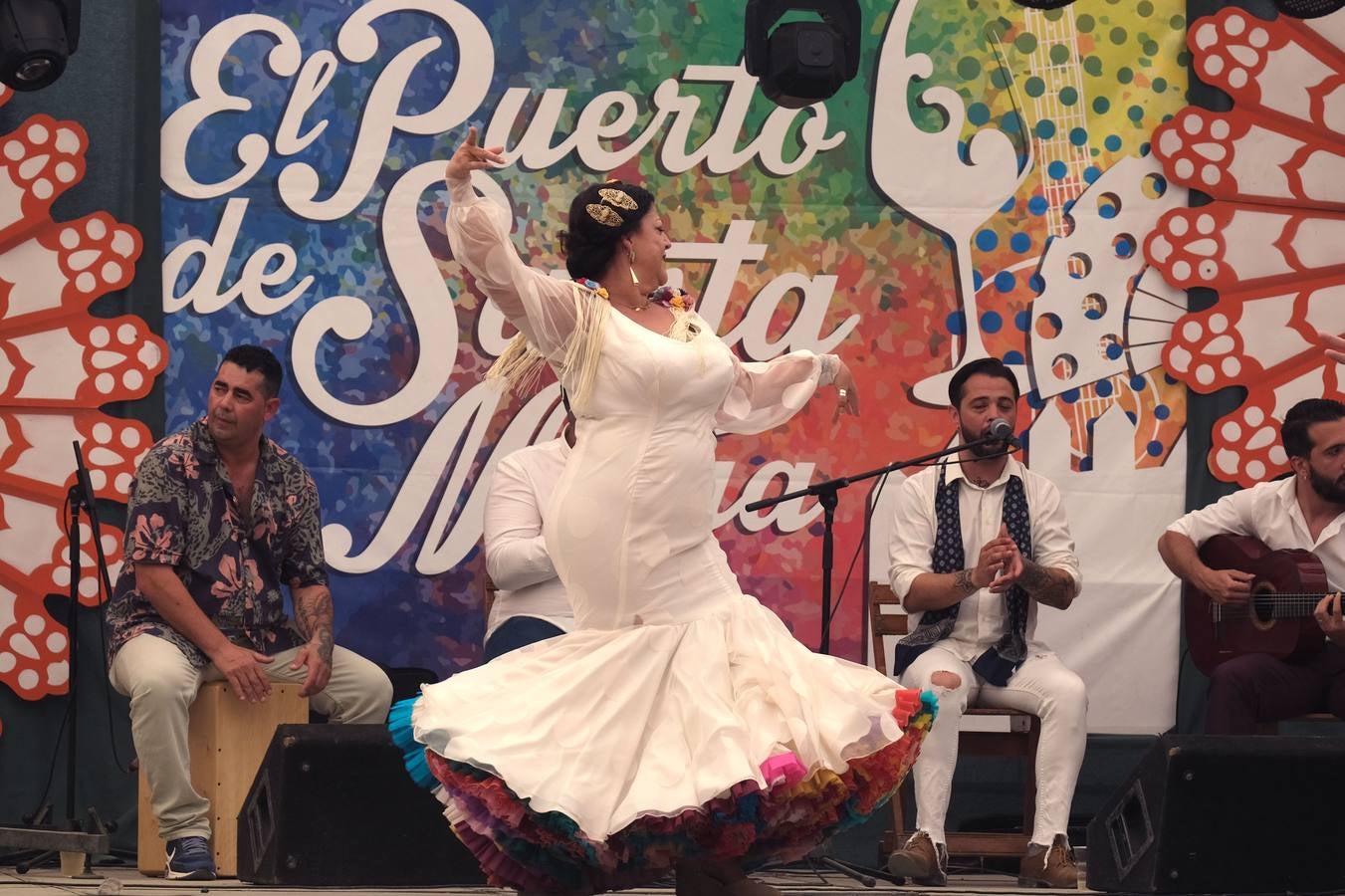 Fotos: Viento y calor en la primera jornada de la Feria de El Puerto en Las Banderas