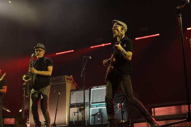 El vibrante concierto de Fito Fitipaldi en Córdoba, en imágenes