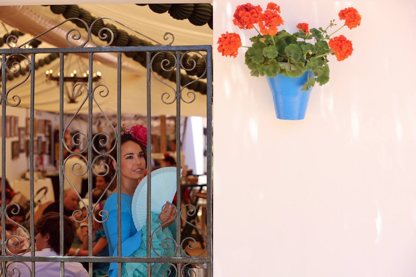 El divertido ambiente del viernes de Feria de Córdoba, en imágenes