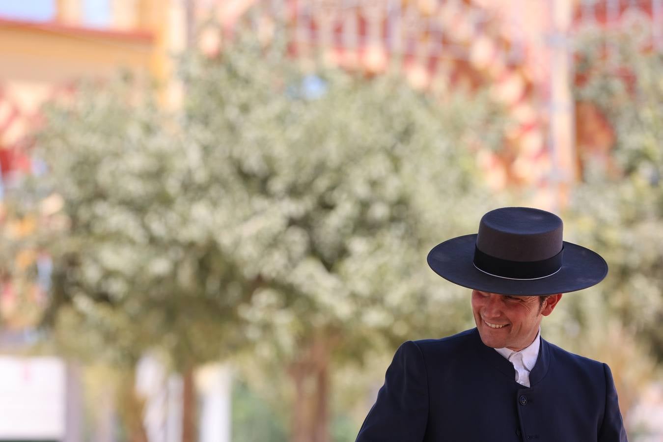 El divertido ambiente del viernes de Feria de Córdoba, en imágenes